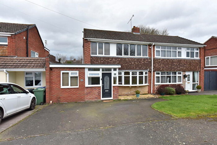 3 Bedroom Semi Detached House For Sale In Kingswinford, Mitchell Road, DY6