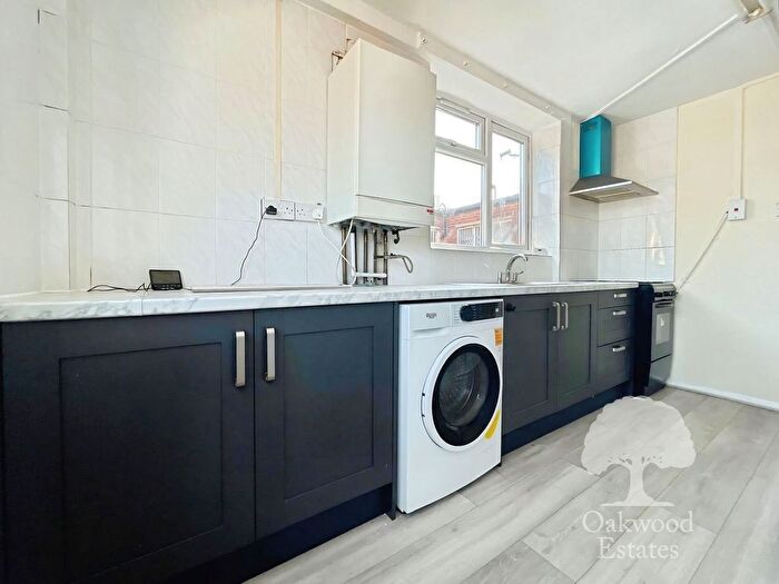 2 Bedroom Flat To Rent In Farnham Road, Slough, SL1