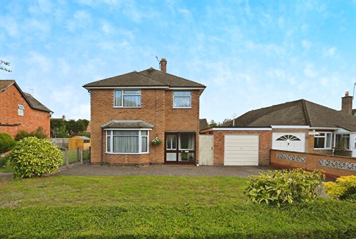 4 Bedroom Detached House For Sale In Alwyn Road, Bilton, Rugby, CV22