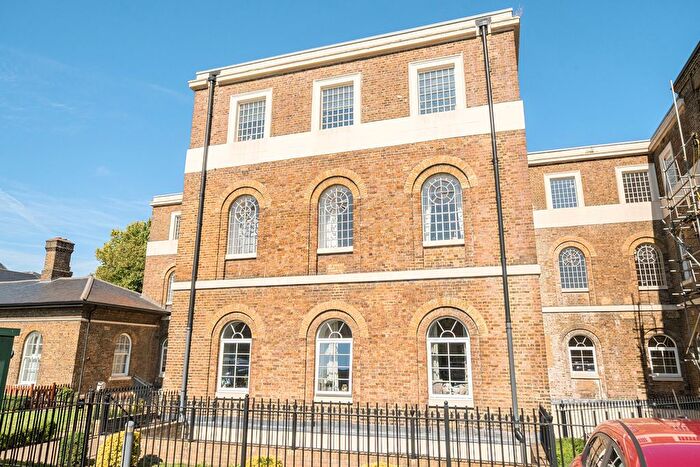 2 Bedroom Flat For Sale In Clerkenwell House, Hilda Road, Southall, UB2