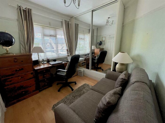 2 Bedroom Detached Bungalow For Sale In Wernddu Road, Ammanford, SA18