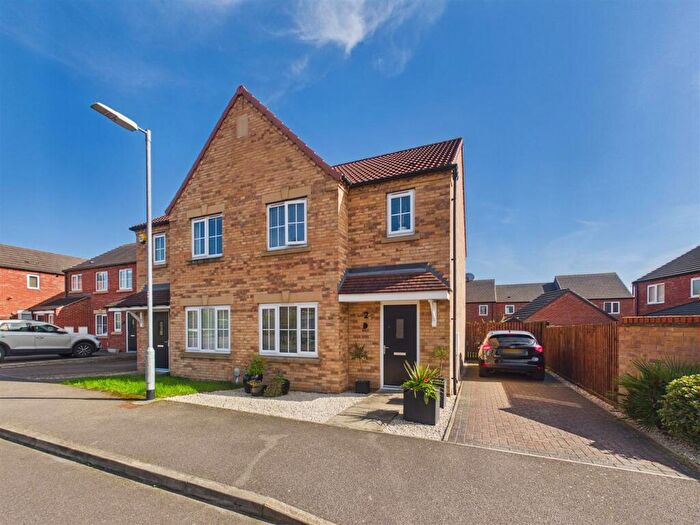 3 Bedroom Semi Detached House For Sale In Devonshire Close, Elloughton, Brough, HU15