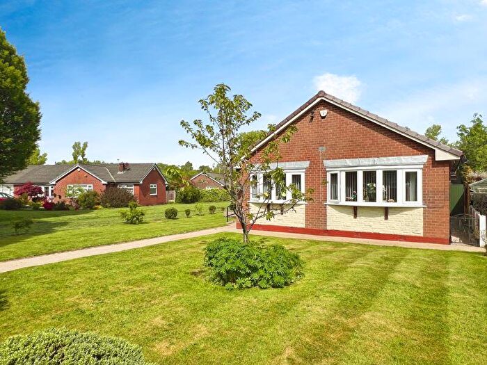 3 Bedroom Bungalow For Sale In The Walkway, Ladybridge, BL3