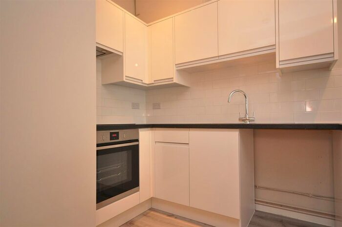 1 Bedroom Flat To Rent In Church Road, Trull, Taunton, TA3