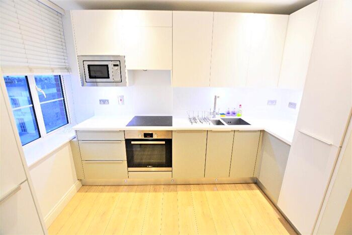 2 Bedroom Apartment To Rent In Western Road, BN1
