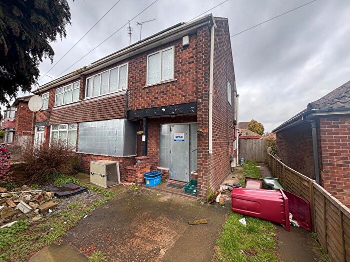 3 Bedroom Semi Detached House For Sale In Fowler Road, Scunthorpe, DN16