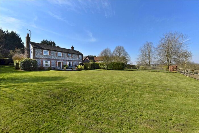 4 Bedroom Detached House To Rent In Southend, Henley-On-Thames, Oxfordshire, RG9