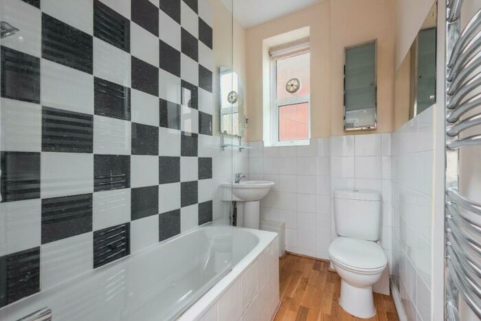 2 Bedroom Flat For Sale In Gloucester Avenue, London, NW1