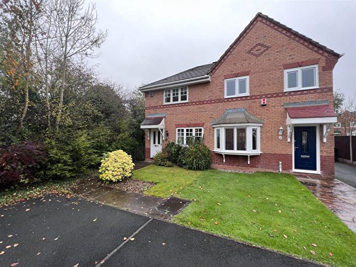 3 Bedroom Semi Detached House To Rent In Cloughfield, Penwortham, PR1