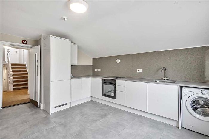 1 Bedroom Flat To Rent In Ritherdon Road, London, SW17