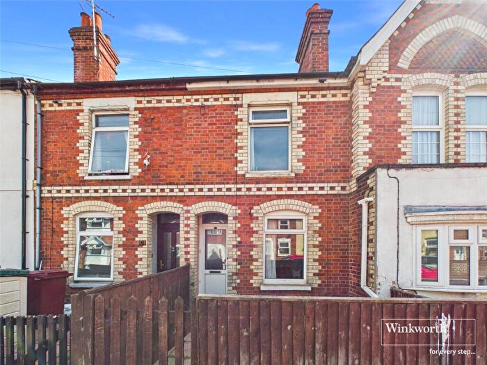 2 Bedroom Terraced House For Sale In Liverpool Road, Reading, Berkshire, RG1