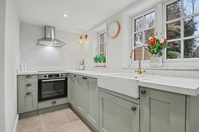 2 Bedroom Cottage For Sale In Hill Pound, Swanmore, SO32