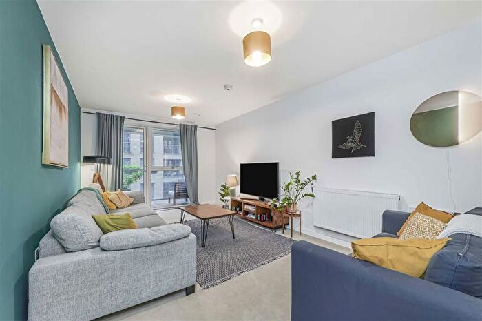 3 Bedroom Flat For Sale In Loughborough Park, Brixton, SW9