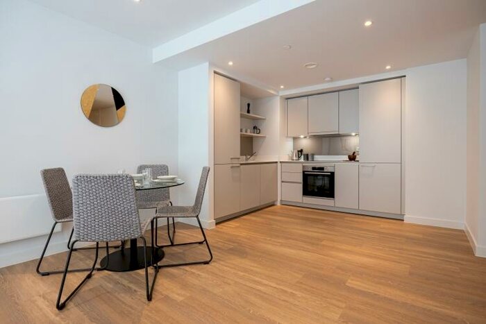 2 Bedroom Apartment To Rent In Carding Building, Manchester New Square Whitworth Street, M1