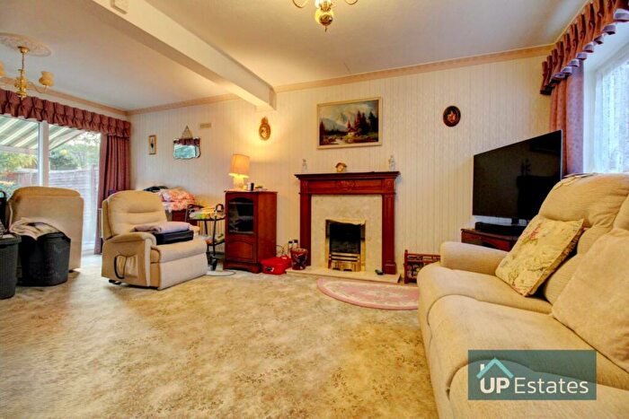 3 Bedroom Detached House For Sale In Mantilla Drive, Stivichall Grange, Coventry, CV3