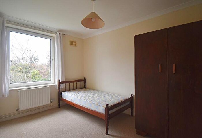 2 Bedroom Flat To Rent In A Hamilton Road, Reading, RG1