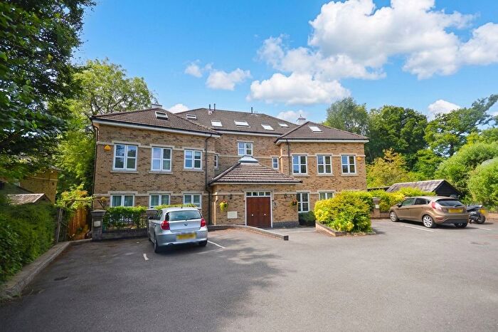 3 Bedroom Flat To Rent In Amersham Road, Hazlemere, HP15