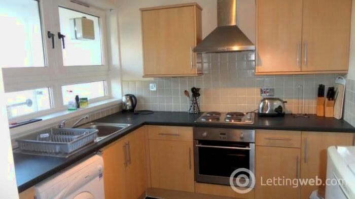 2 Bedroom Flat To Rent In Lang Stracht, Aberdeen, AB15