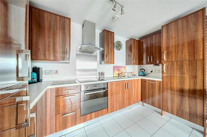 2 Bedroom Flat For Sale In Cardigan Road, London, E3