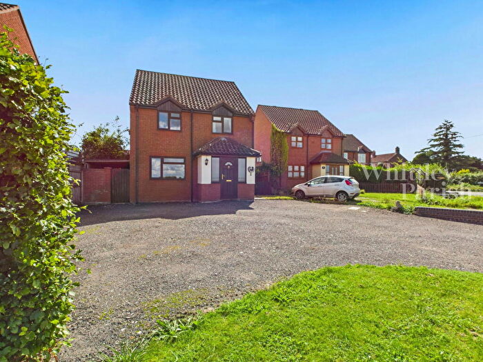 3 Bedroom Detached House For Sale In The Street, Tibenham, NR16