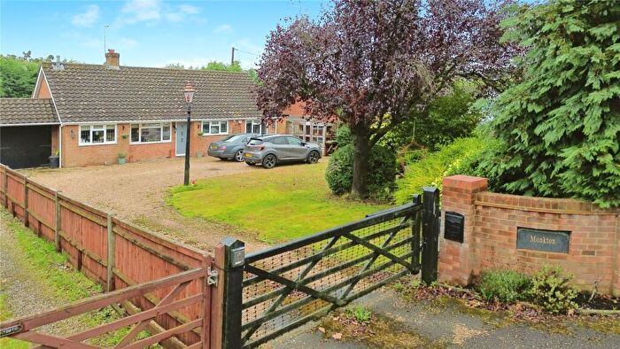 3 Bedroom Bungalow For Sale In Padworth, Reading, RG7