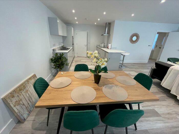 3 Bedroom Town House To Rent In Carbery Avenue, Southbourne, Bournemouth, BH6