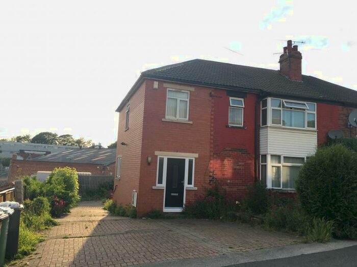 4 Bedroom Semi-Detached House To Rent In Ryedale Avenue, Wortley Leeds, LS12
