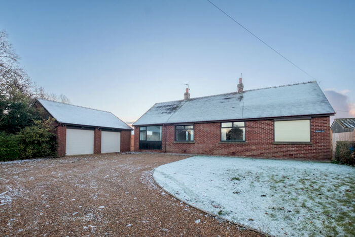 3 Bedroom Detached Bungalow For Sale In Fleetwood Road, Esprick, PR4