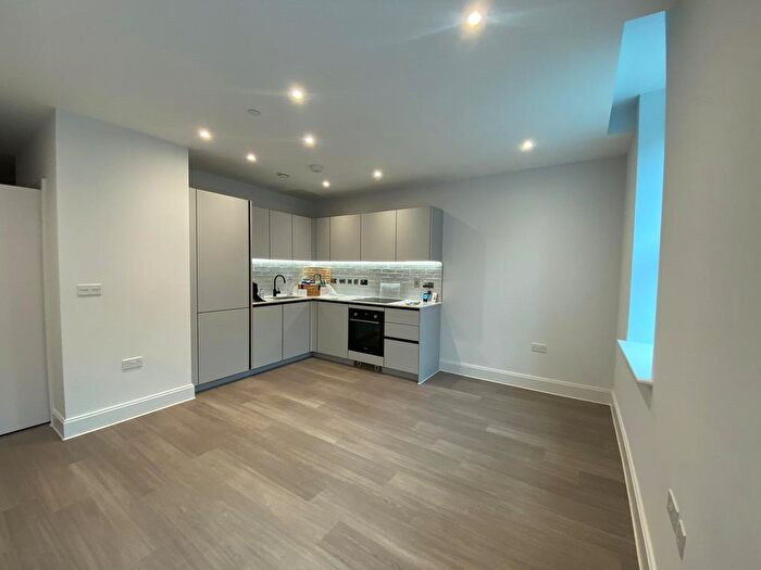 1 Bedroom Flat To Rent In The Factory, Memorial Avenue, Slough, SL1