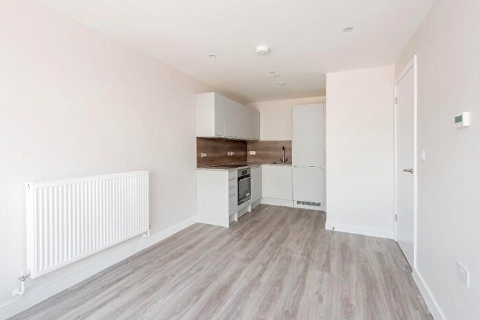 1 Bedroom Apartment To Rent In Lower Bristol Road, Bath, Somerset, BA2