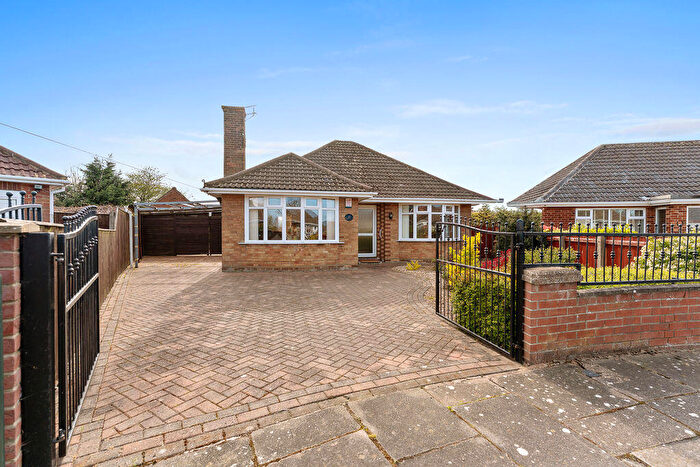 2 Bedroom Detached Bungalow For Sale In Stephen Crescent, Grimsby, DN34