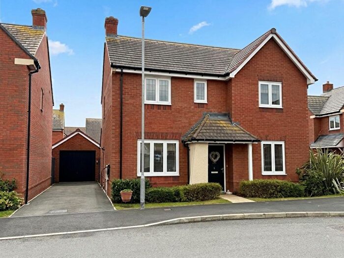 4 Bedroom Detached House For Sale In Dunnock Close, Holmer, Hereford, HR4