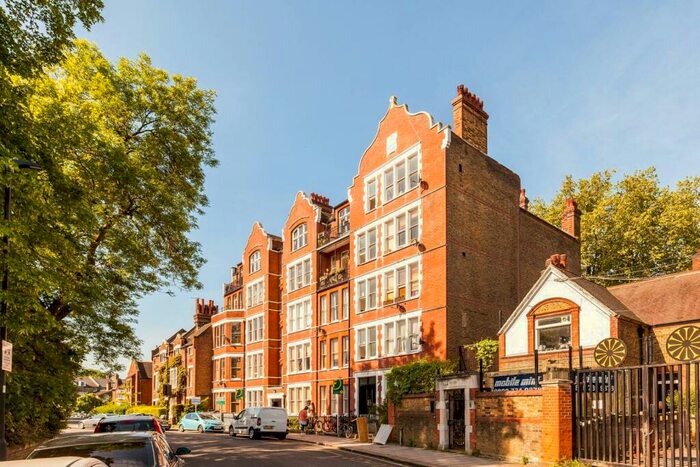 1 Bedroom Flat To Rent In Cormont Road, Camberwell, London, SE5