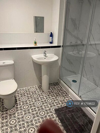 2 Bedroom Flat To Rent In Kaber Court, Liverpool, L8