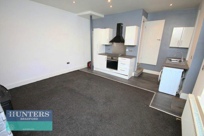 1 Bedroom Terraced House To Rent In Hill Street, Bradford, West Yorkshire, BD6