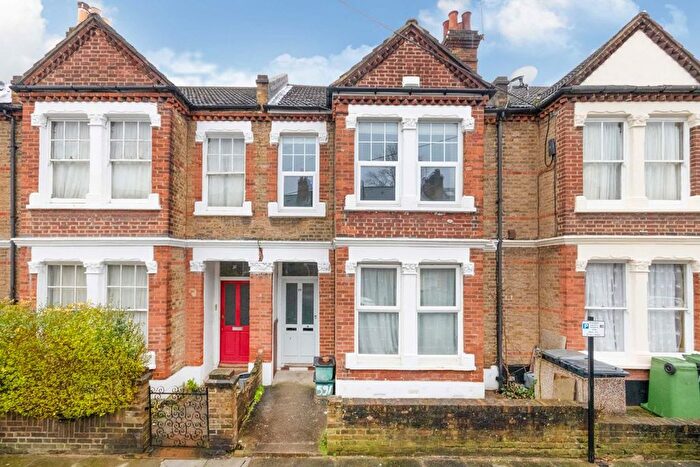 2 Bedroom Flat To Rent In Overcliff Road, London, SE13