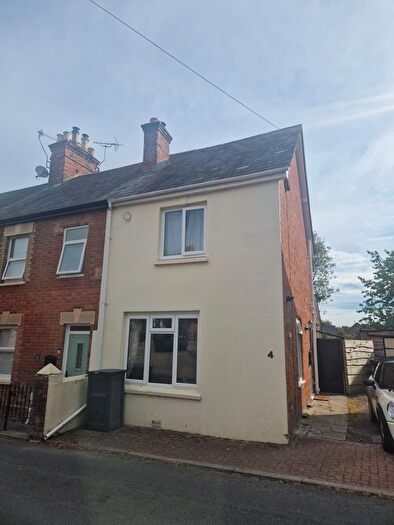 3 Bedroom End Of Terrace House To Rent In Blandford Forum, Dorset, DT11