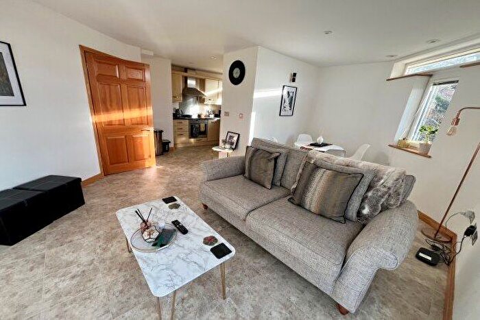 2 Bedroom Flat To Rent In Chaucer Court, Canterbury, CT1