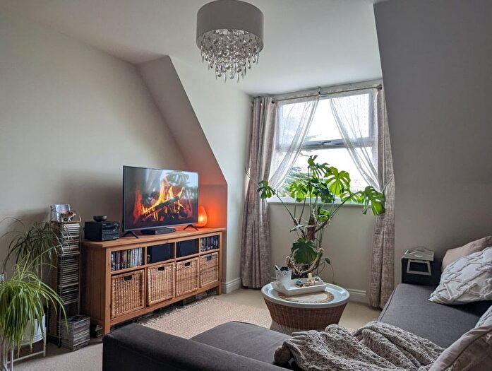 1 Bedroom Flat For Sale In Tanners Close, Crayford, DA1