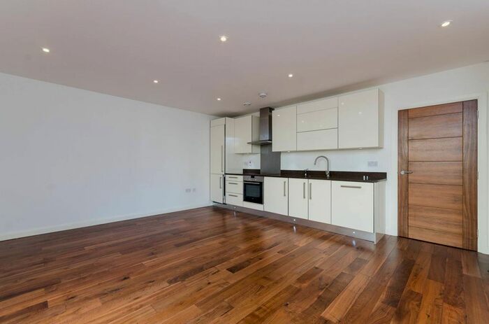 2 Bedroom Flat To Rent In Wyfold Road, Munster Village, London, SW6