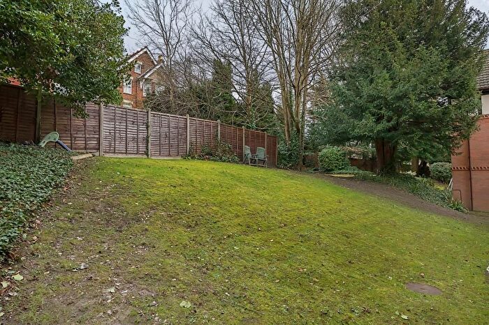 2 Bedroom Flat For Sale In High Wycombe, Train Station, Buckinghamshire, HP13