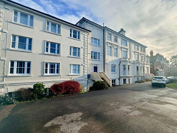 2 Bedroom Flat For Sale In Amherst Road, Tunbridge Wells, TN4