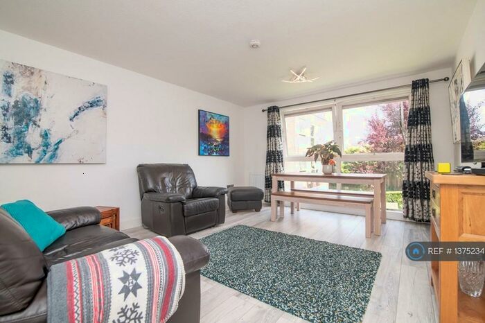 3 Bedroom Flat To Rent In Seymour Close, Birmingham, B29