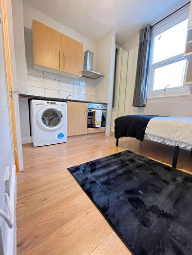 1 Bedroom Studio To Rent In West Green Road, N15