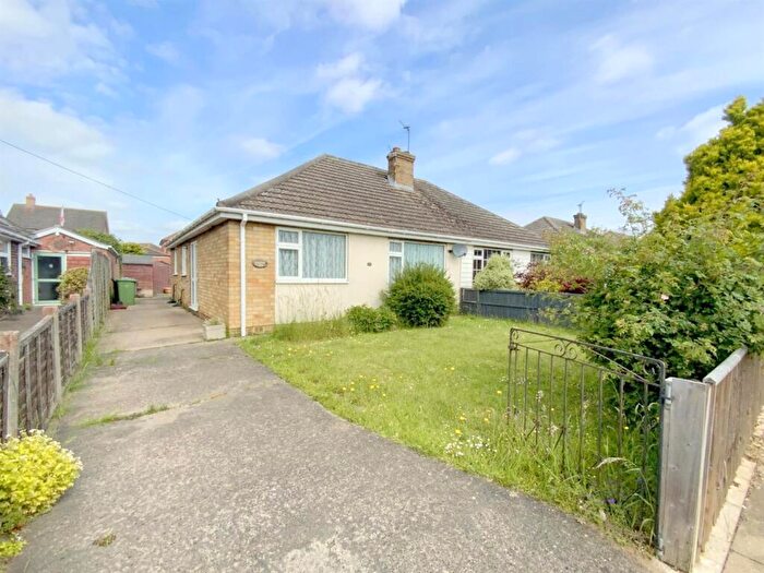2 Bedroom Semi-Detached Bungalow For Sale In Worlaby Road, Scartho, DN33