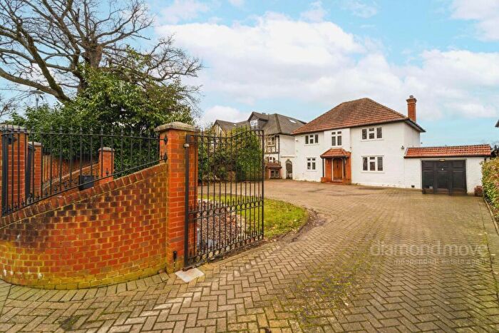 4 Bedroom Detached House For Sale In Old Slade Lane, Iver, SL0