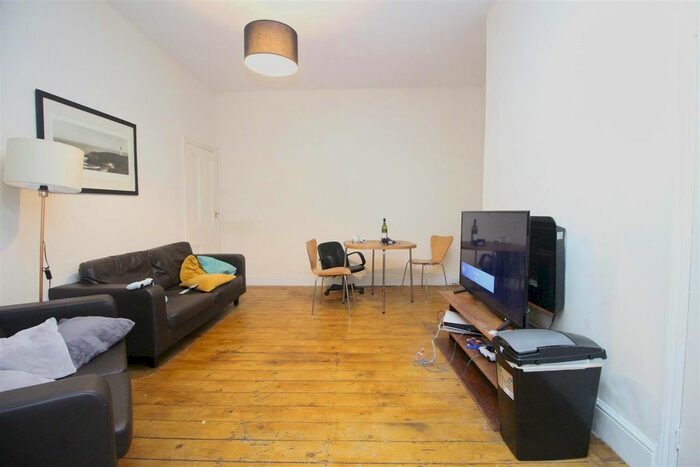 2 Bedroom Flat To Rent In Glenthorn Road, Jesmond, Newcastle Upon Tyne, NE2