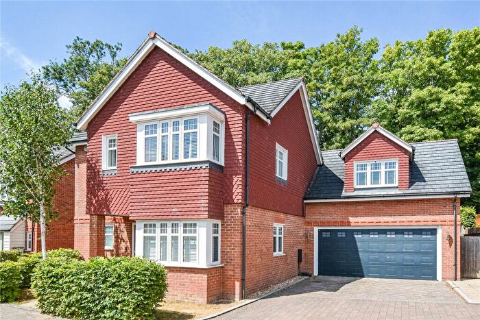 5 Bedroom Detached House For Sale In Paddock End, Woolton Hill, Newbury, Hampshire, RG20