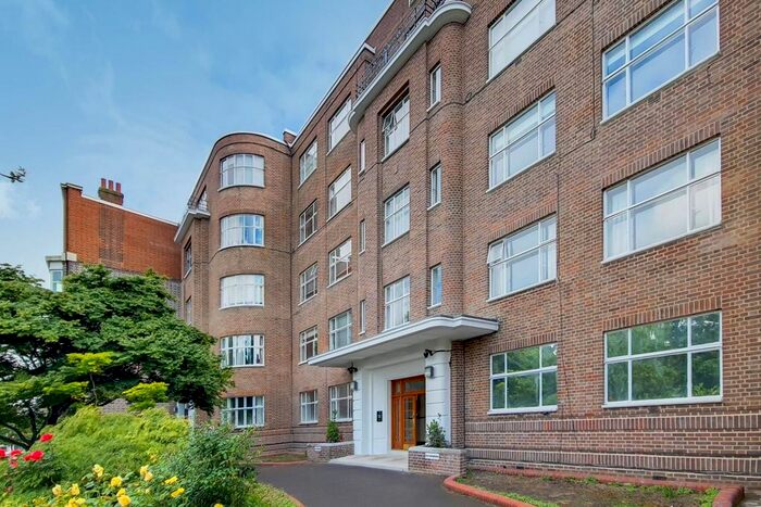 1 Bedroom Flat To Rent In Trinity Close, The Pavement, Clapham, London, SW4