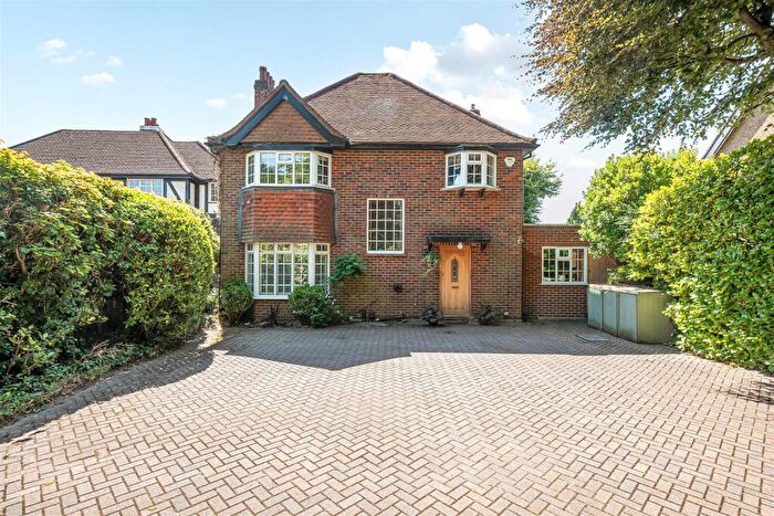 4 Bedroom Detached House For Sale In Fir Tree Road, Banstead, SM7
